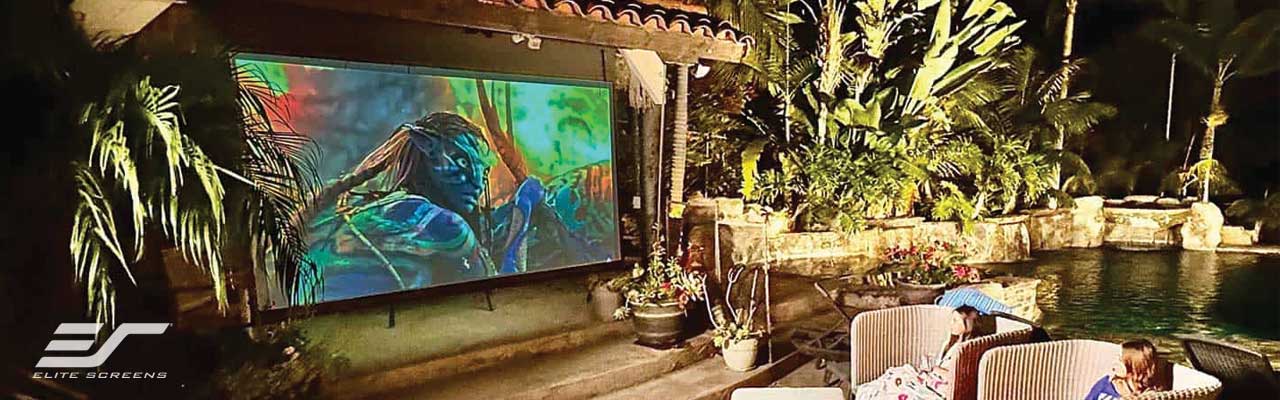 Outdoor Retractable Projector Screens